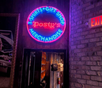 glass-neon-sign-postys-nashville